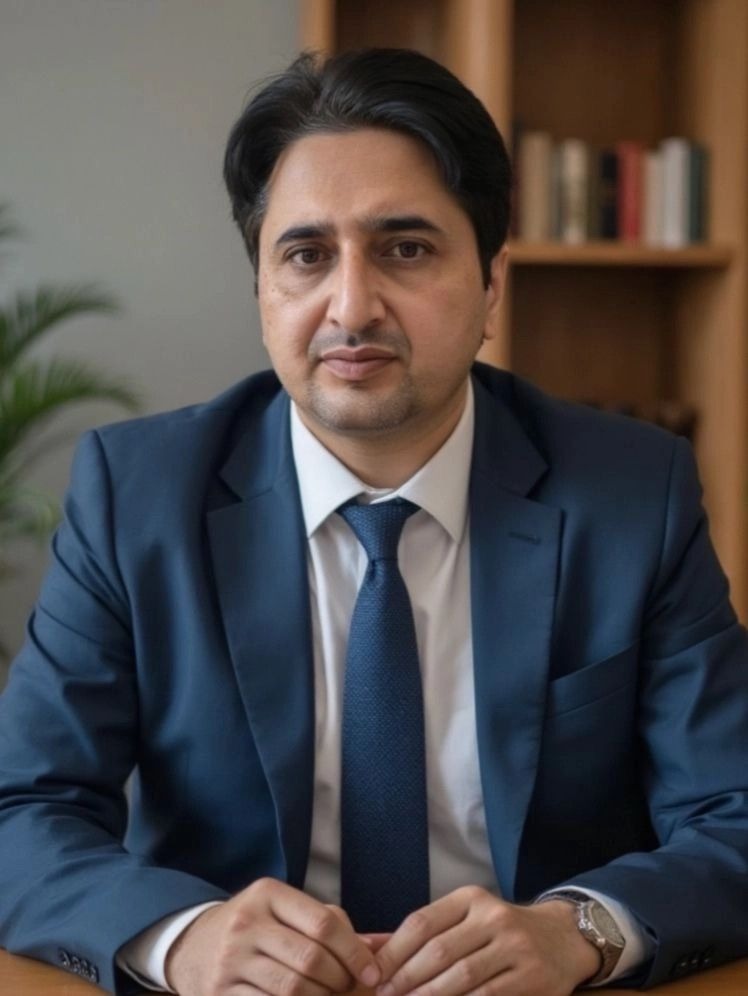 Atta ul Munim - Founder & CEO of ShadowBook Atta ul Munim - Founder & CEO